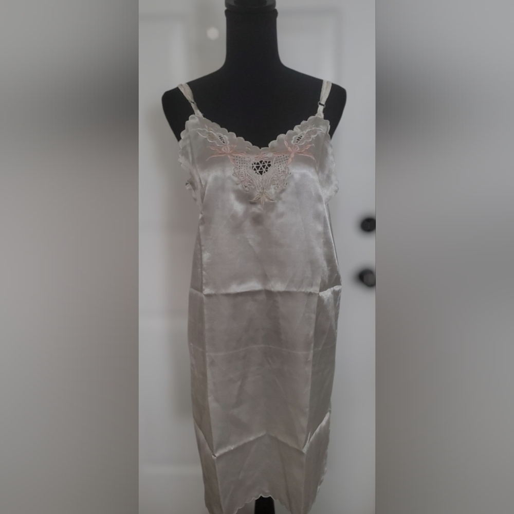 Satin Nightgown & Robe Set - Picture 6 of 9
